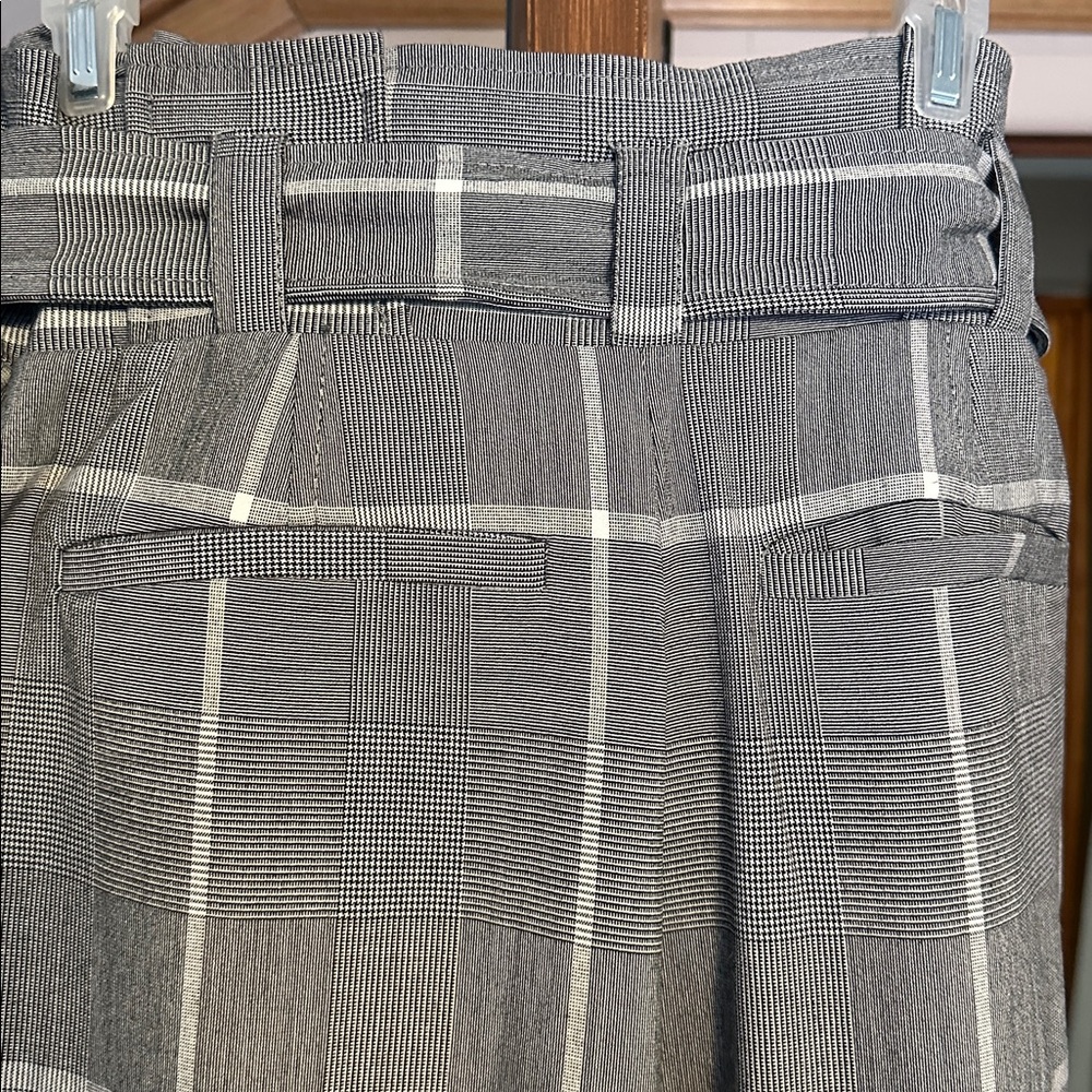 New York & Company Gray Plaid, High Waisted, Wide Legged, Belted Pants - Picture 6 of 6
